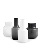Still vaser grå og hvide fra Normann Copenhagen - Fransenhome